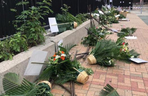 香港暴徒破坏被砖砸死清洁工祭坛 被斥丧心病狂