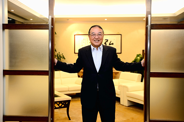 75岁柳传志本周将卸任联想董事长，50岁宁旻团队接班