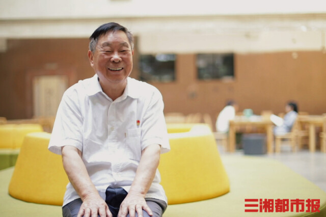 为近5000学子谋未来，79岁退休教师成&ldquo;最强推销员&rdquo;