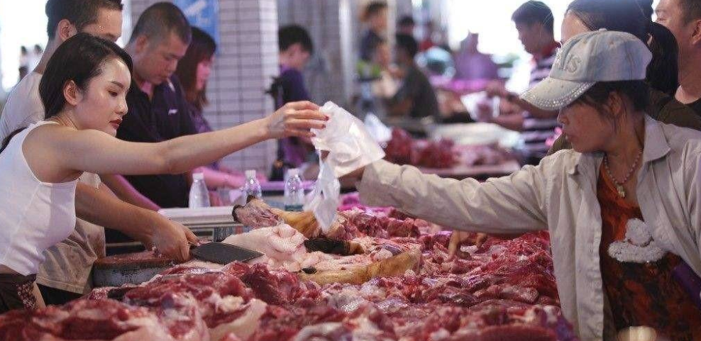 &ldquo;各种猪肉普遍都在降价&rdquo; 全球高通胀？我们不一样