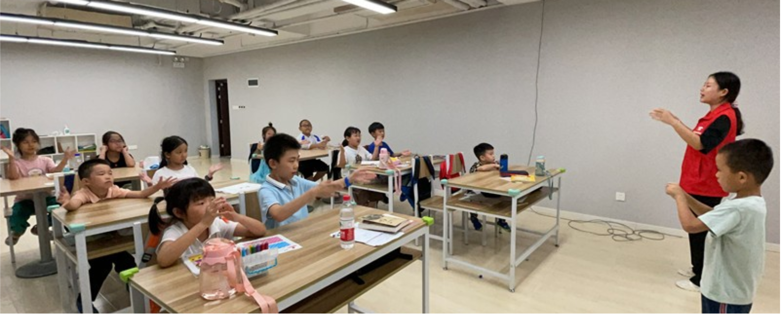 上班与带娃难两全？&ldquo;楼宇托管班&rdquo;解决家长暑期带娃难题
