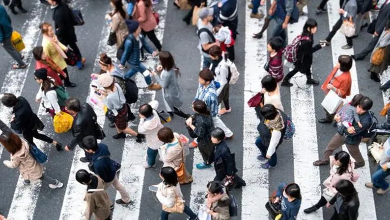 2021年末湖南常住人口6622万人，人均可支配收入31993元