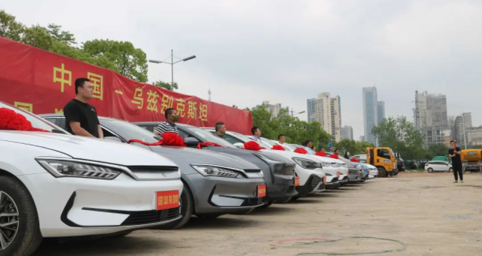湖南二手车出口来势好 ​湖南向乌兹别克斯坦出口30辆二手车