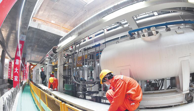 长沙地铁6号线东延段首台盾构始发 建成后将打通机场交通＂最后一公里＂