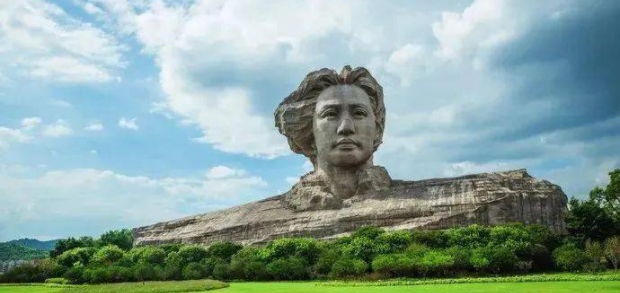 外交部发言人赵立坚推特发文，向全球推介长沙