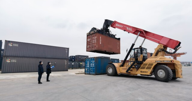 中老班列再提速 湖南首列&ldquo;铁路快通&rdquo;中老国际货运班列发车