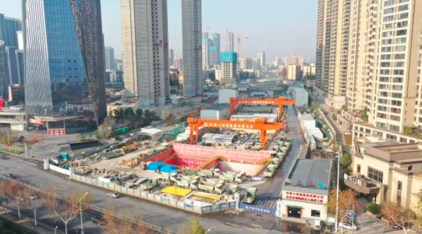 长沙湘雅路过江通道项目连续4年春节不停工，力争年底实现主线通车
