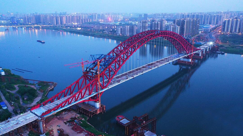 株洲清水塘大桥主梁合龙