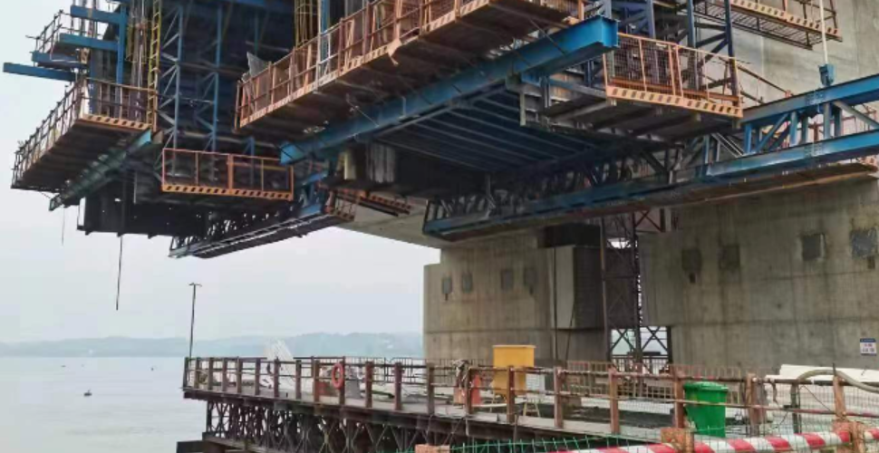 白南高速董家潭湘江特大桥有序推进 全路段预计明年8月通车
