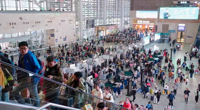 &ldquo;五一&rdquo;假期铁路客流持续走高 广铁连续2天发送旅客破270万人次