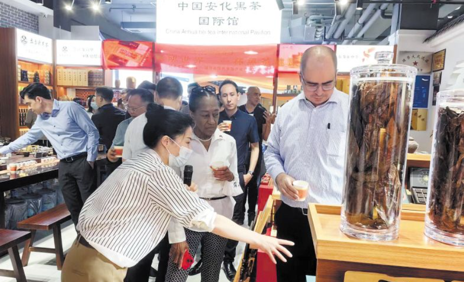 高桥大市场中非经贸园已成为&ldquo;非品入湘&rdquo;平台、&ldquo;湘品出海&rdquo;舞台