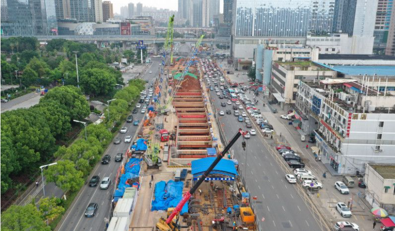 历经16次交通疏解，长沙地铁7号线红星大市场站主体全面动工