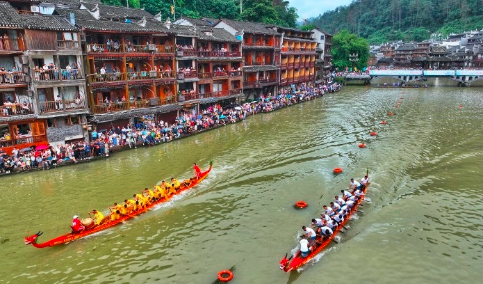 端午假期湖南迎客416.39万人次，实现营业收入4.82亿元，同比增长53.88%