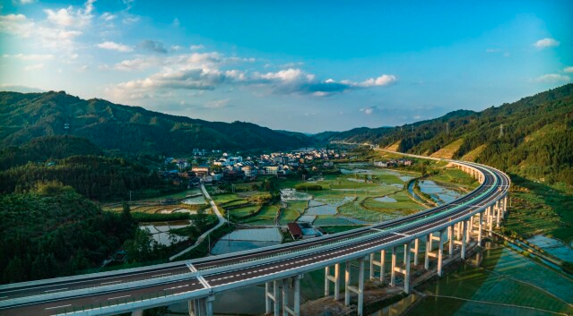 靖黎高速建成通车 湖南又添一条高速跨省通道