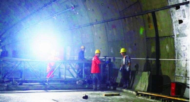 湘雅路过江通道年底具备主线通车条件 建成后，长沙河西新城到芙蓉中路CBD只需5分钟