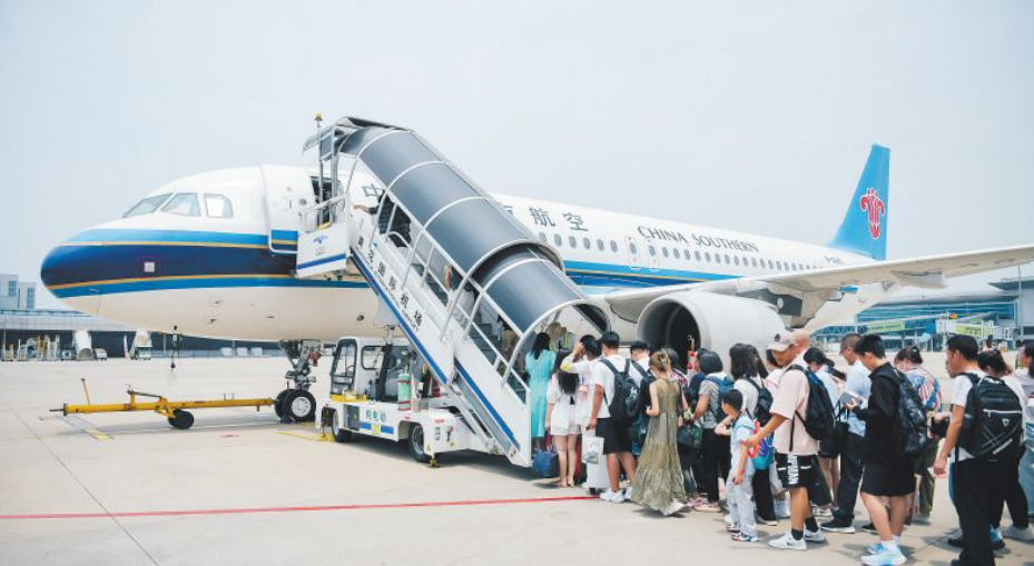 长沙：高铁航空客流持续高位 夜间消费规模同比大增