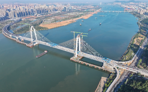 长沙兴联路大通道项目主桥合龙