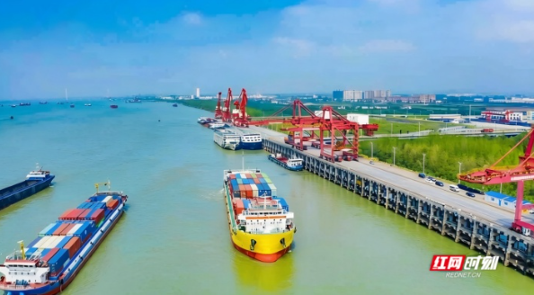 助力开放型经济提速 湖南首票&ldquo;一单到底&rdquo;水水中转业务破冰落地