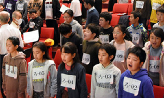 日本748人齐背《论语》达成吉尼斯世界纪录，最大者90岁