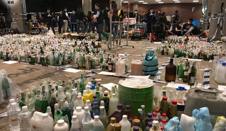 触目惊心！港警在理大搜出3801枚汽油弹，558瓶化学品&hellip;