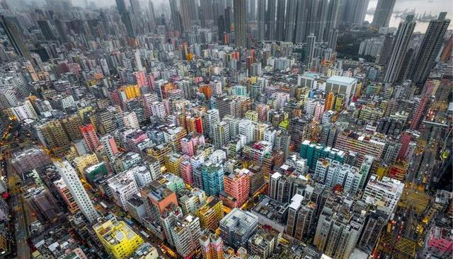 香港特区政府未来10年将提供超过24万套公营房屋
