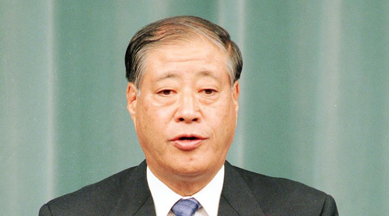 日本前大臣被82岁高中同学开枪打伤 或因欠钱不还