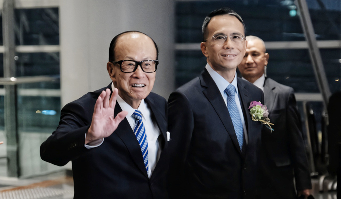 李嘉诚父子现身，这么谈香港局势