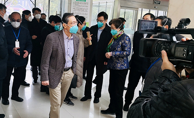 他让大家不要去武汉，84岁的自己却义无反顾地去了