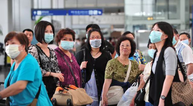 国家卫健委紧急组建6支共1230人的医疗救治队驰援武汉
