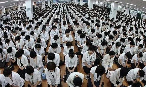 意大利5万人隔离,11地“封城”!韩国感染5天激增20倍!澳洲官员发布“新冠”警告!比疫情更可怕的是轻慢