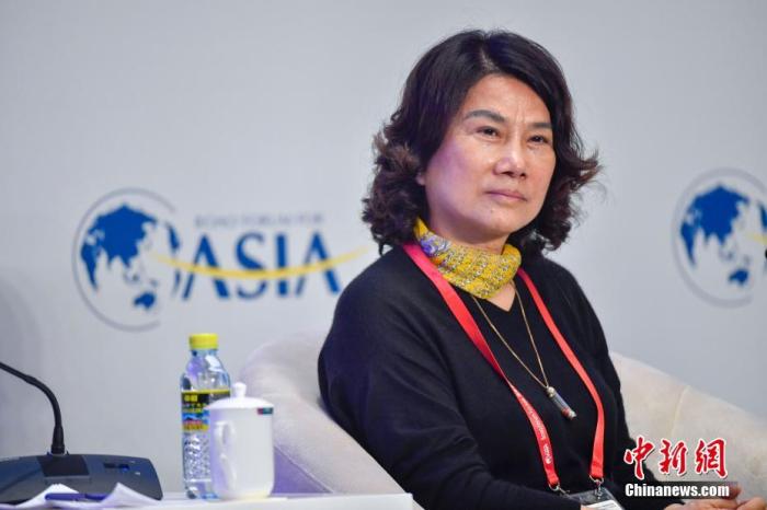 珠海格力电器股份有限公司董事长兼总裁董明珠出席论坛。<a target='_blank' data-cke-saved-href='http://www.chinanews.com/' href='http://www.chinanews.com/'>中新社</a>记者 骆云飞 摄 珠海格力电器股份有限公司董事长兼总裁董明珠出席论坛。<a target='_blank' data-cke-saved-href='http://www.chinanews.com/' href='http://www.chinanews.com/'>中新社</a>记者 骆云飞 摄