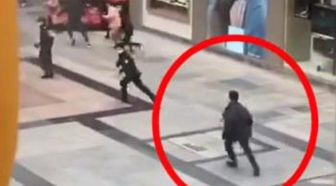 成都警方通报：在春熙路毁坏财物男子有精神病史，无生命危险