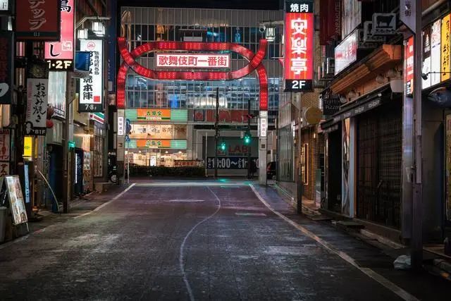 东京歌舞伎町的街道空空荡荡。新华社/西霸