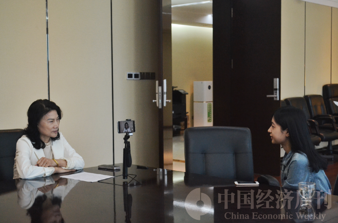 董明珠接受《中国经济周刊》专访 陈遐异 | 摄