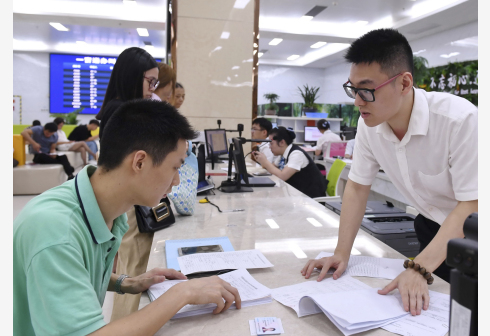 图片来源:新华社