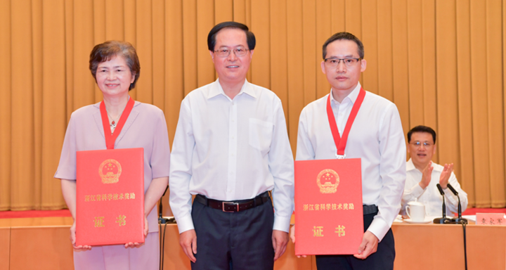李兰娟获300万奖金，全捐