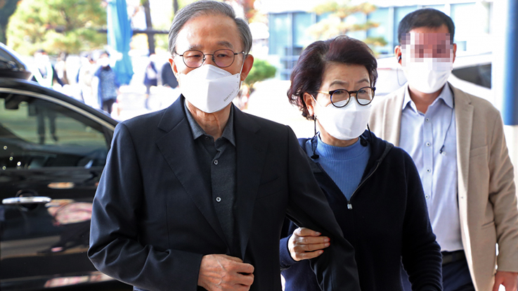 李明博入狱获韩国前总统待遇：住13平米单间，喝豆腐汤