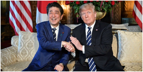 安倍晋三和特朗普(右)(资料图)