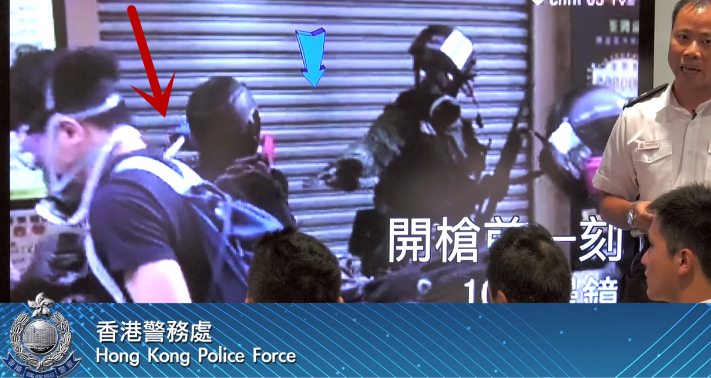 警员开枪前,曾志健持铁管状武器袭击警员 警方记者会片段