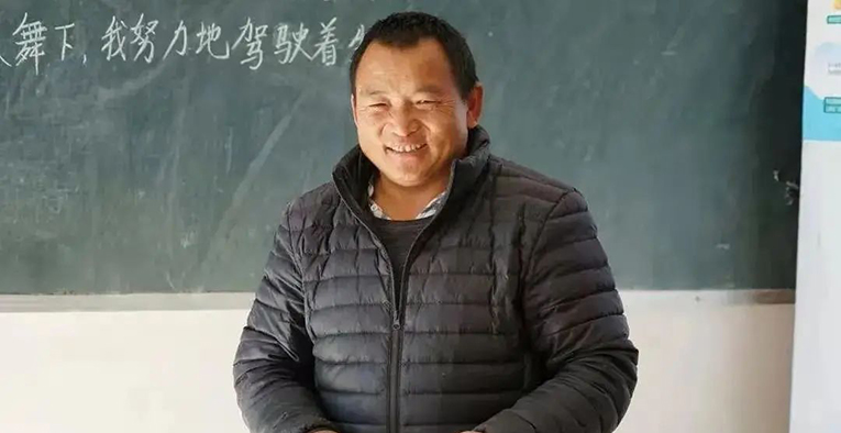 云南深山里有这样一所学校，4个学生1个老师
