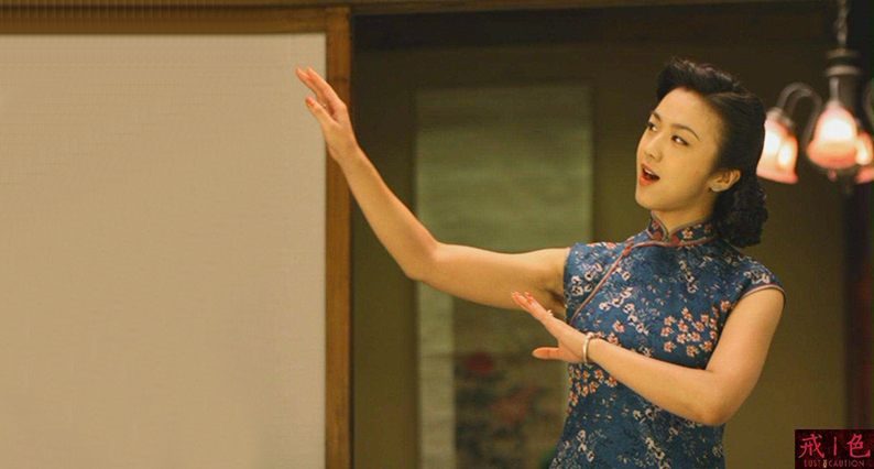 又被杨幂宋轶美到 是旗袍女神的模样没错了
