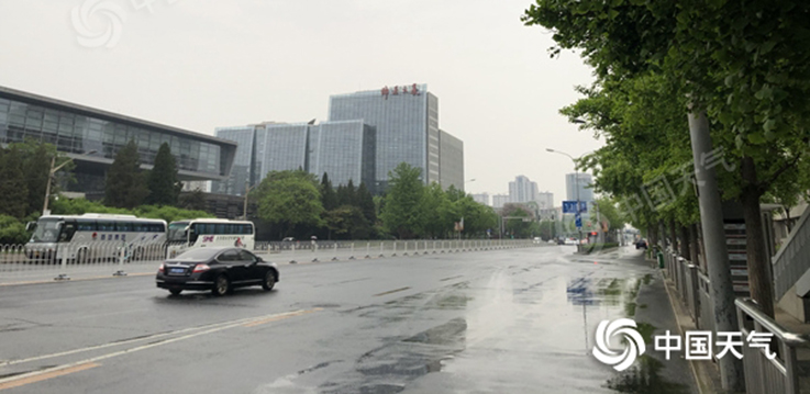 添衣带伞！今日北京小雨零落气温降 最高气温18℃