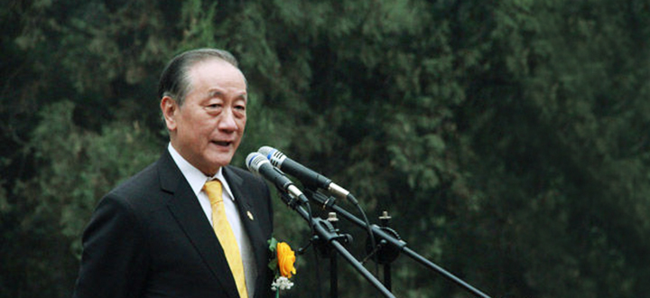 新党前主席郁慕明乘飞机赴大陆打疫苗：不想在台湾拖下去