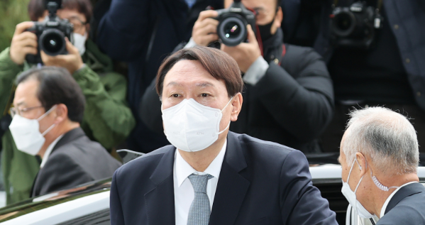 韩国前检察总长尹锡悦宣布参选总统，系最热门人选