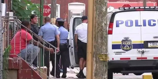 美国4岁儿童玩枪意外击中自己后身亡