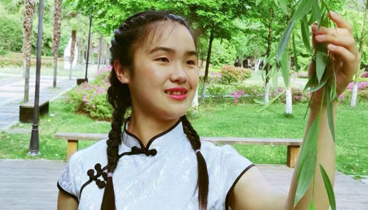 视障女孩周文晴考研成功后续：人民大学多方面为其入学做安排