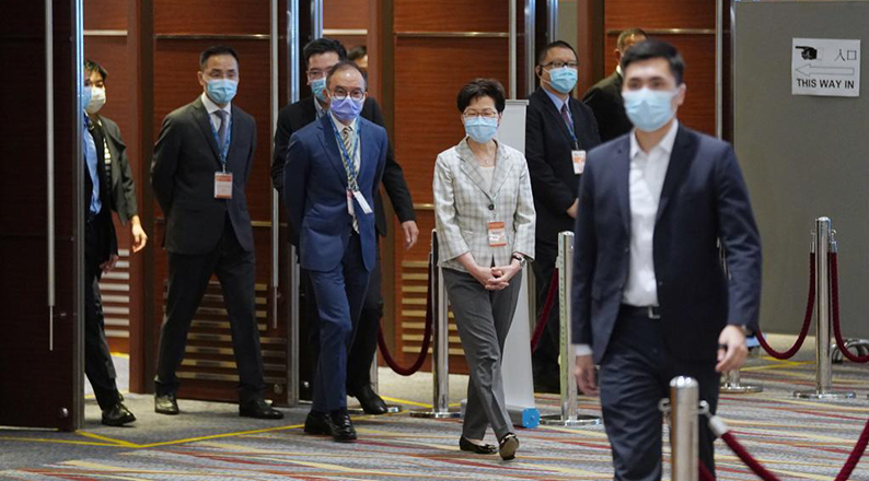 香港新选制首场选举今日举行，林郑巡视投票站