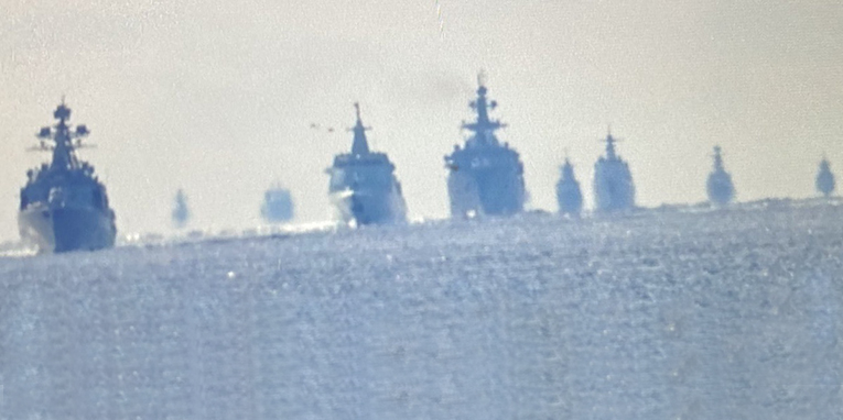 首次！中俄海军10艘舰艇浩浩荡荡通过日本津轻海峡