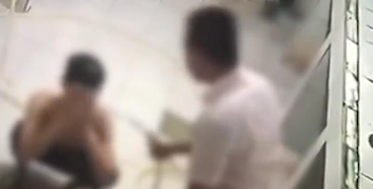 海南一副校长用水管抽打学生：已被停职调查，公安机关介入
