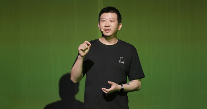 《万里归途》导演饶晓志：电影工业铺就战场&ldquo;回家路&rdquo;